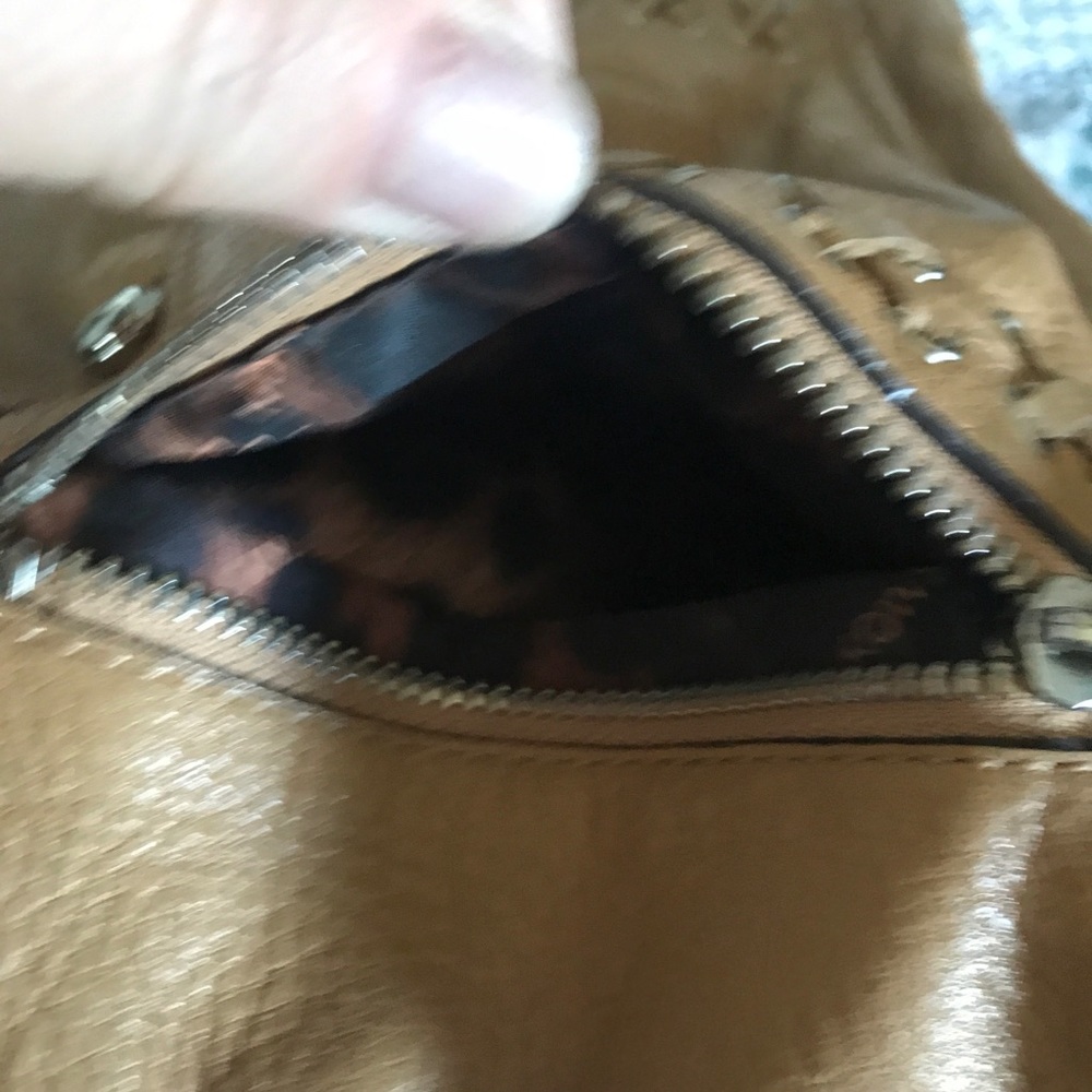 B Makowsky boho chic tan shoulder bag - Picture 6 of 16